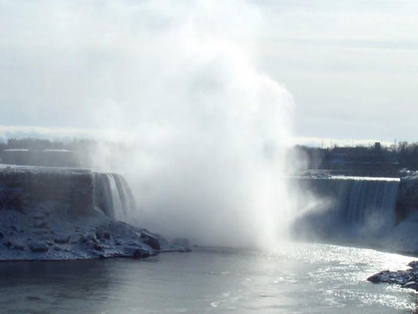 Niagara Falls in Winter 2000 - 03