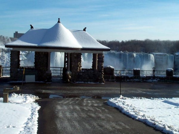 Niagara Falls in Winter 2000 - 05