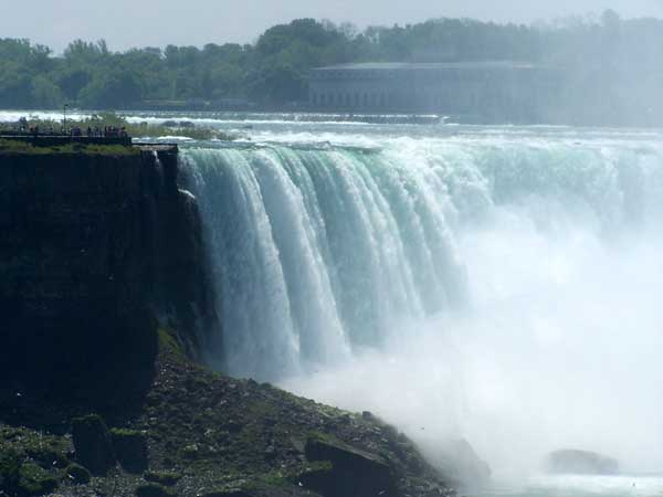 Niagara Falls in Spring 2006 12