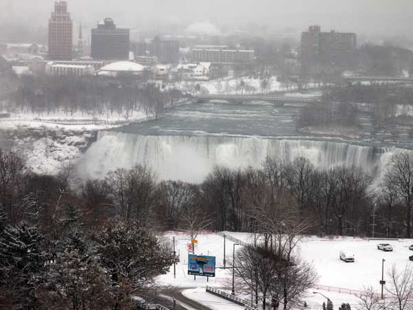 Scenes from Niagara Falls DoubleTree in Winter 2007 04