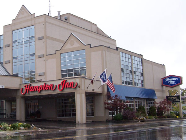 Hampton Inn front entrance