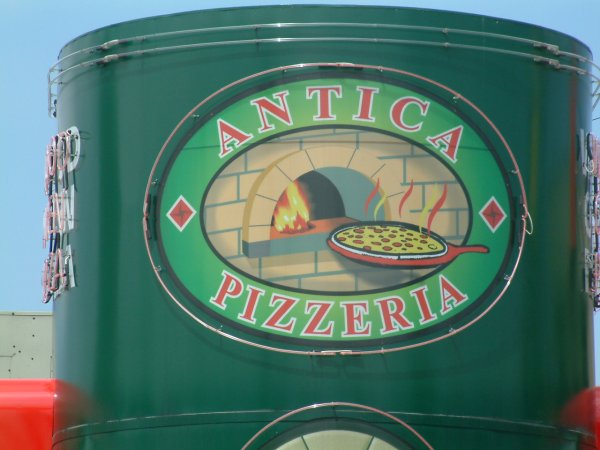 Anitica Pizzeria sign